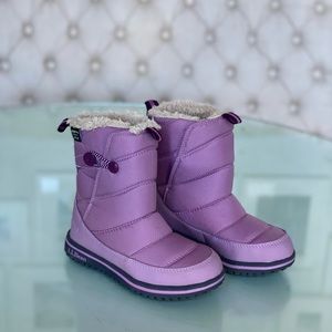 Kids’ ultra light LL Bean snow boot size 12